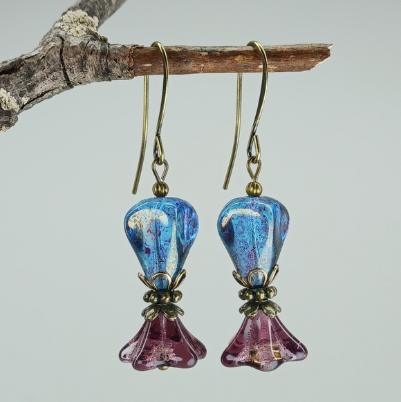 HAND CRAFTED Blue Purple Artisan Glass Flower Vintage Style Dangle Earrings - Picture 4 of 6
